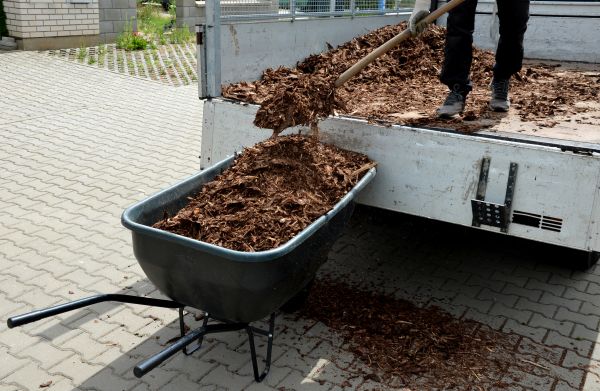 Bulk Mulch Delivery in Minneapolis